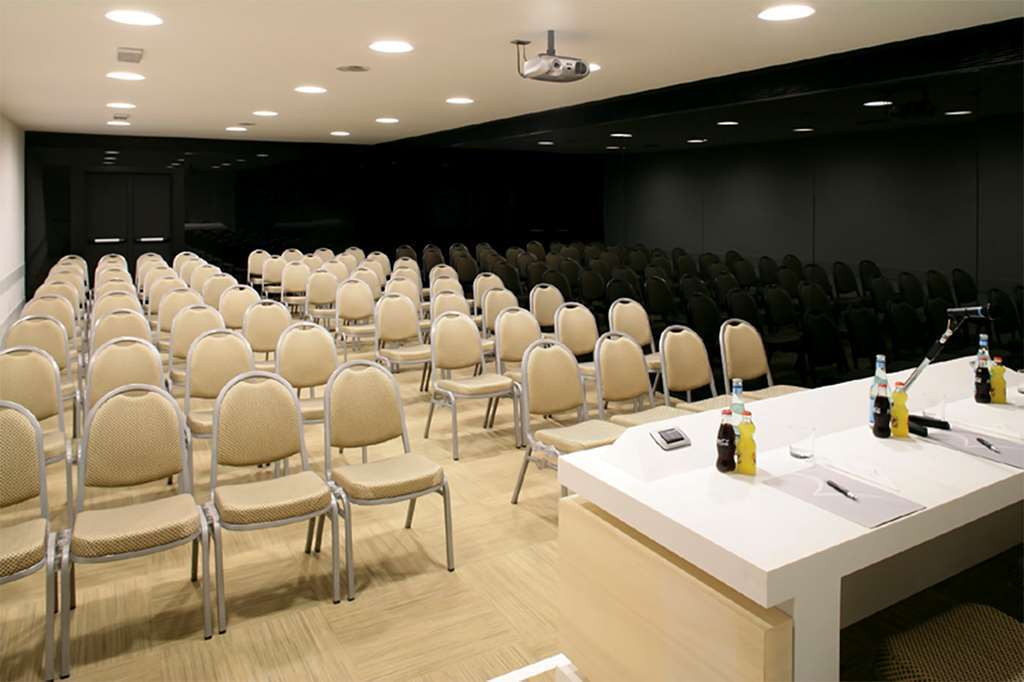 Hilton Garden Inn Rome Claridge Perniagaan gambar